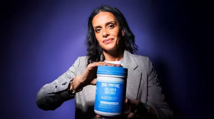 woman with Vital proteins package
